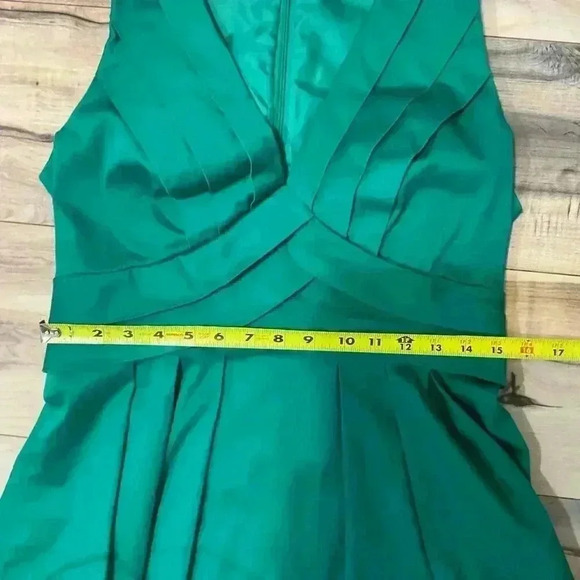 Calvin Klein V-neck,Green dress,tank dress zip up, above knee size 10 - Picture 8 of 9